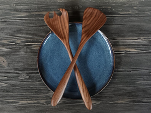 Ensemble de service à salade en bois de noyer, fourchette et cuillère en bois sculptés à la main pour la cuisine - Product Image 3