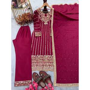 Ensemble de costume de soirée pour femmes de créateur avec travail de rivets et de perles, vêtements d'extérieur élégants et pantalon - Product Image 6