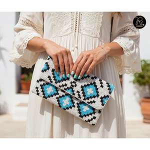 Pochette de soirée artisanale de créateur en perles pour femme, idéale pour mariage et fête, accessoire de mode ethnique de luxe - Product Image 2