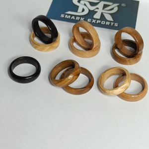 Bagues en bois écologiques faites à la main, modernes et personnalisées, en bois naturel lisse, légères, bijoux unisexes tendance - Product Image 3