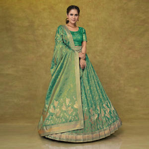 Lehenga Choli en Soie Tissée Héritage avec Brocart Floral Intricaté et Bordure Zari Riche, Longueur Ras du Sol, pour Mariage, Plage, Grandes Cérémonies et Tenue de Mariée Festive - Product Image 1