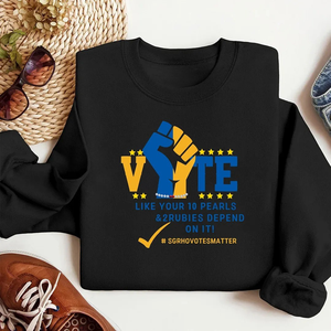 Sudadera personalizada VOTE negra para mujer, con estampado gráfico de la hermandad griega Sigma Gamma Rho, cuello redondo, estilo casual, de forro polar. - Product Image 1