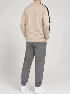 Veste de survêtement beige à capuche pour homme, rayures noires, manches longues, cordon de serrage, poches latérales, coupe classique, décontractée, couleur unie, automne - Product Image 4