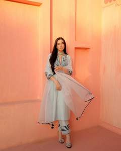 Traje Salwar de Tela Georgette Lavanda, Diseño Moderno, Estilo Indio-Pakistaní, Exclusivo, para Mujer, Ideal para Fiestas, Bodas y Eventos Étnicos - Product Image 5