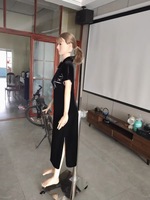 Plateforme d'exposition professionnelle pour figurines - Support mobile à chaîne en acier, capacité de charge de 100 kg, nouveau pour les présentations de poupées et de robots à grande échelle