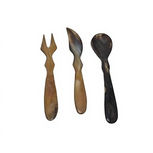 Ensemble de couverts vintage en corne de vache polie à la main de qualité supérieure BS INTERNATIONAL, vaisselle durable fabriquée en Inde, ustensiles de cuisine réutilisables - Product Image 3