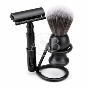Ensemble de rasage pour homme personnalisé noir mat avec logo, kit trois pièces avec brosse à poils synthétiques, rasoir de sécurité, support de rasage, coffret cadeau - Product Image 1