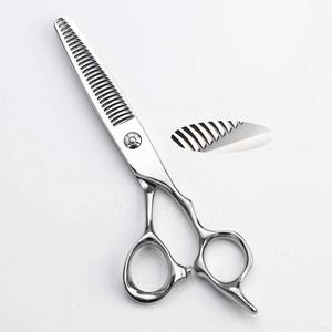 Tijeras de Peluquería Profesionales de Acero Inoxidable, Tijeras de Corte Afiladas, Herramienta de Estilismo para Salón, Mango Ergonómico para Diestros - Product Image 5
