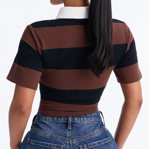 Polo court rayé pour femme, manches courtes, coupe ajustée, style tendance, boutonné, personnalisable, vente en gros - Product Image 5
