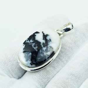 Pendentif artisanal en argent 925 et turquoise buffle blanc Navajo, bijoux bohèmes hippies, collier en pierre naturelle pour femmes - Product Image 2