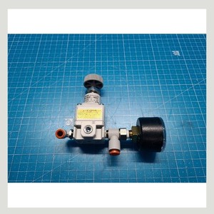 เกจวัดแรงดัน SMC IR1020 IR1020-DUN00211+0~1.1MPa ใช้แล้วตามสภาพเดิม อะไหล่อุปกรณ์เซมิคอนดักเตอร์รุ่นเก่า - Product Image 5