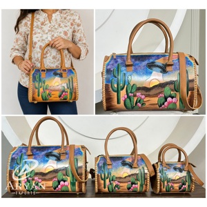 Bolso Bandolera de Cuero Genuino de Vaca de Alta Calidad con Diseño de Cactus OVNI del Desierto Pintado a Mano Estilo Western para Mujer - Product Image 1
