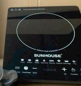 Cuisinière à induction électrique portable étanche 2200W, robuste, à écran tactile, de haute qualité, pour usage domestique, vente en gros - Product Image 2