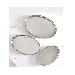 Bandeja de servicio de metal rústico industrial, plato ornamental hecho a mano para decoración del hogar, hotel, banquete, uso de boda - Product Image 2