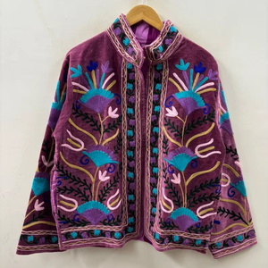 Veste d'hiver ethnique bohème surdimensionnée en velours brodé à la main Suzani, 100% coton, séchage rapide, respirante, cadeau - Product Image 1