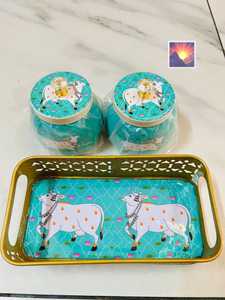 Juego de Jarra y Bandeja Pichwai Kamdhenu con Estampado de Vaca, Hecho a Mano, Bandeja Decorativa de Hierro con Asas y Dos Tazas a Juego - Product Image 2
