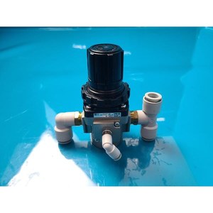 Regulador de Aire Comprimido SMC AR30-03H-R Usado Como Está, Piezas de Equipos Semiconductores Legacy - Product Image 1