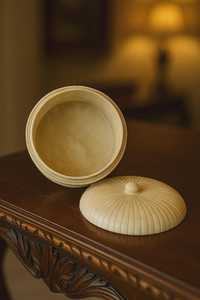 Boîte à bijoux artistique abstraite en os incrusté, organisateur de rangement artisanal haut de gamme avec motif élégant noir et blanc pour un style luxueux - Product Image 5