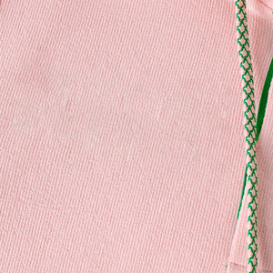 Sudadera con Capucha Estilo Hermandad Universitaria Rosa Personalizada con Botones en la Parte Superior, Logotipo Griego de Chenille, Fabricante Mayorista, Secado Rápido - Product Image 4