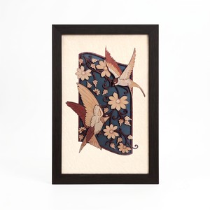 Décoration murale en bois encadrée, oiseaux et fleurs sculptés, décoration traditionnelle pour salon - Product Image 1