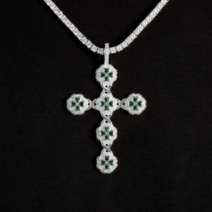 Collier Croix en Moissanite avec Pendentif Cristal Vert, Chaîne Tendance Chrétienne en Argent Sterling, Bijou Unisexe - Product Image 2