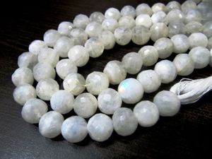 Perles de pierre de lune arc-en-ciel blanches naturelles 9-10 mm facettées 10 pouces - Product Image 5