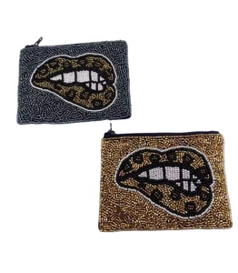 Porte-monnaie brodé à la main avec perles de rocaille, motif étoile céleste multicolore, pochette à maquillage et porte-monnaie perlé - Product Image 1