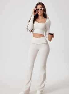 Ensemble de sport léger et uni pour femme, avec shrug athlétique à manches longues, soutien-gorge de sport et legging de yoga, idéal pour l'automne et l'entraînement - Product Image 2