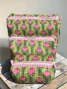 Lovely Floral Quilted Cosmetic Bag Small Size Zipper Closure Textile Material Portable Toiletry Bag - Product Image 5