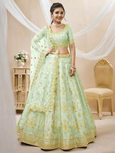 Magnifique Lehenga Choli semi-cousu en soie artificielle à imprimé floral, avec motifs miroir bleus et silhouette de plage, pour tenue de mariage traditionnelle - Product Image 6
