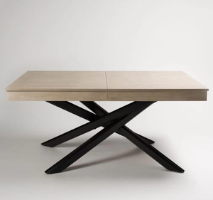 Ensemble de table à manger rectangulaire en teck massif Per Se, plateau naturel avec pieds croisés noirs et chaises rembourrées, meubles - Product Image 3