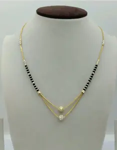 Pendentif minimaliste en perles et zircon, bijoux à porter au quotidien pour femmes, mangalsutra indien traditionnel, chaîne en or avec perles noires - Product Image 1