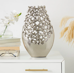 Vase en métal argenté |   Vase porte-fleurs texturé découpé en forme de fleur, vente en gros - Product Image 3
