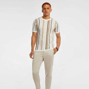 Camisetas de algodón 100% transpirables para hombre, estilo oversize, de alta calidad, personalizadas, sin encogimiento, para diseño y logotipo personalizados. - Product Image 5