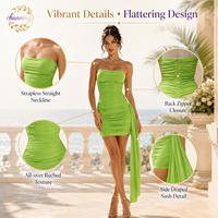 Robe sans manches, design dos nu moulant et tendance, idéale pour l'été à la plage ou sur les dunes de sable.