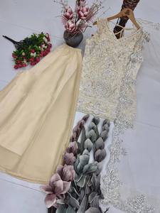 Collection de costumes 3 pièces de créateur pour soirées, en tissu Georgeet Star de qualité supérieure, avec détails de tissu haut de gamme, CODE FABRICS - Product Image 5
