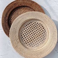Assiette de présentation en rotin faite à la main en gros Réglage de table léger rustique naturel parfait pour l'industrie hôtelière