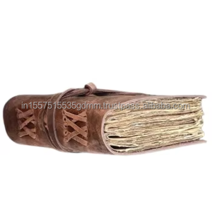 Journal en cuir véritable embossé fait main, style antique, pour femmes, 240 pages, relié, motif cœur classique, pour le dessin, l'écriture et le croquis - Product Image 2