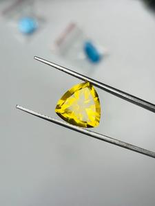 Paire de citrines naturelles de qualité AAA, taille trillion, 11,92 carats, couleur jaune doré vif assortie, lustre excellent, qualité bijoux IGI - Product Image 5