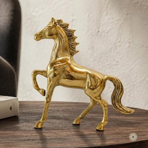 รูปปั้นม้าโลหะเคลือบทอง งานแฮนด์เมด ตกแต่งโต๊ะสไตล์โมเดิร์น - Product Image 1