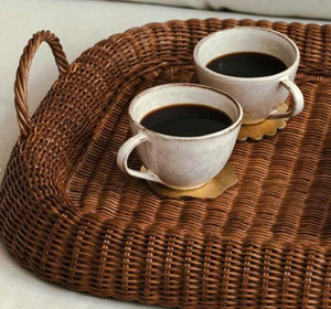 ถาดหวายทรงสี่เหลี่ยมหรูหราเป็นมิตรกับสิ่งแวดล้อมพร้อมหูจับ เส้นผ่านศูนย์กลาง 300 มม. หนา 10 มม. สำหรับอาหารและชา DK0007 Doan Ket - Product Image 1