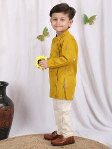 Ensemble kurta jaune moutarde, vêtements ethniques pour enfants, tenue traditionnelle, vêtements de fête, long kurta pyjama, vêtements élégants - Product Image 3