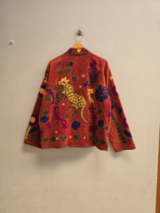 เสื้อแจ็คเก็ตกำมะหยี่สีส้มไหม้ลายซูซานีสำหรับผู้หญิง งานแฮนด์เมด ปักลายหลากสี สไตล์โบโฮ เอธนิค เสื้อโค้ทดีไซน์เนอร์ เสื้อคลุมผ้าฝ้าย - Product Image 2