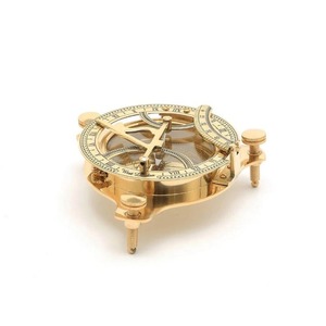 Boussole solaire vintage en laiton |   Sundial décoratif plaqué or pour jardin |   Décoration nautique de collection - Product Image 2