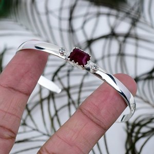 Bracelet artisanal pour femme en argent sterling 925 massif avec rubis facettés, forme octogonale, idéal pour mariage - Product Image 3