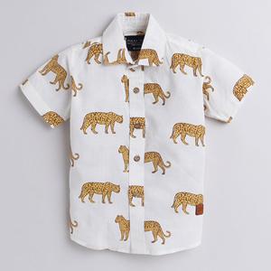 เสื้อครึ่งแขนลายจุดพิมพ์เสือดาว-สีขาว - Product Image 1