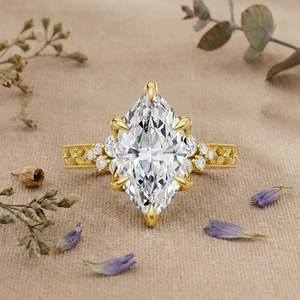 Anillo de compromiso de lujo vintage hecho a mano con diamante cultivado en laboratorio de corte marquesa de oro de 14K, engaste de púas, banda floral, único para fiesta de bodas - Product Image 4