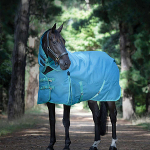 Couverture d'hiver imperméable pour cheval avec col haut et 4 sangles pour les pattes, en tissu Oxford noir avec doublure en polaire, pour usage extérieur - Product Image 4