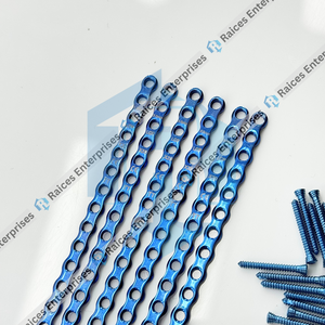 Juego de 56 Placas y Tornillos de Titanio de Alta Calidad de 2.0 mm, Cortables y con Bloqueo, para Cirugía Ortopédica Veterinaria en Perros y Gatos - Product Image 4