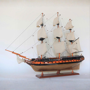 Maqueta de Barco Histórico Británico HMS SURPRISE, Hecha a Mano y Pintada en Madera, Artículo Coleccionable - Product Image 1